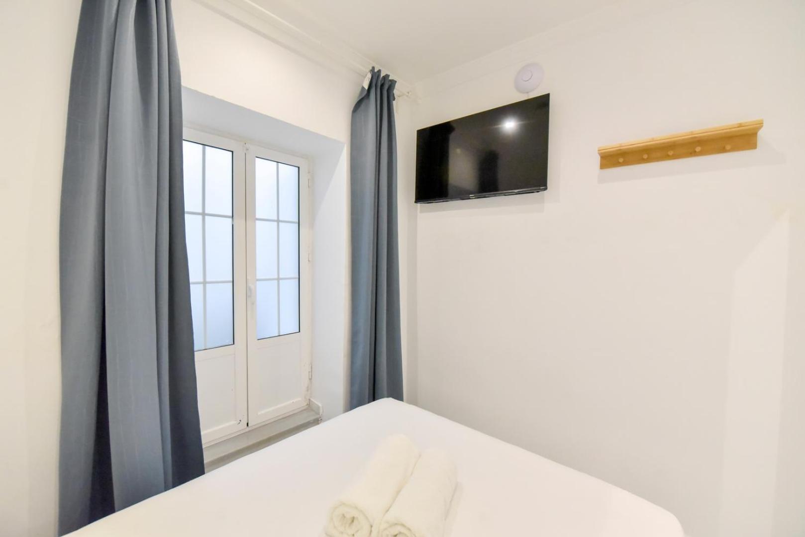 New! Modern In Neighborhood * Seville