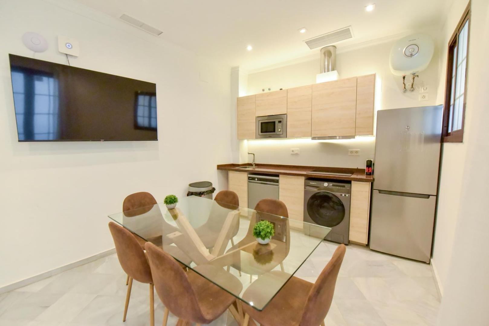 New! Modern In Neighborhood * Seville
